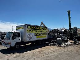Best Attic Cleanout  in Fairfax, IA
